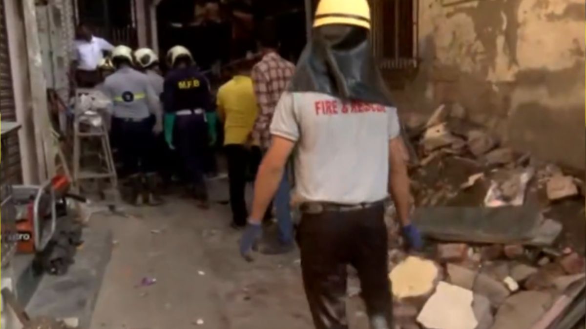 Mumbai Explosion Five Houses Collapse After Gas Cylinder Explodes In Chembur; Four Injured